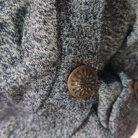 Vexy Cardigan - Picture 2 of 7